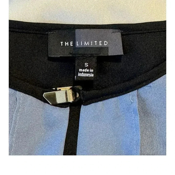 The Limited Women’s Small Cream & Blue Satiny Feel Top - Picture 4 of 6